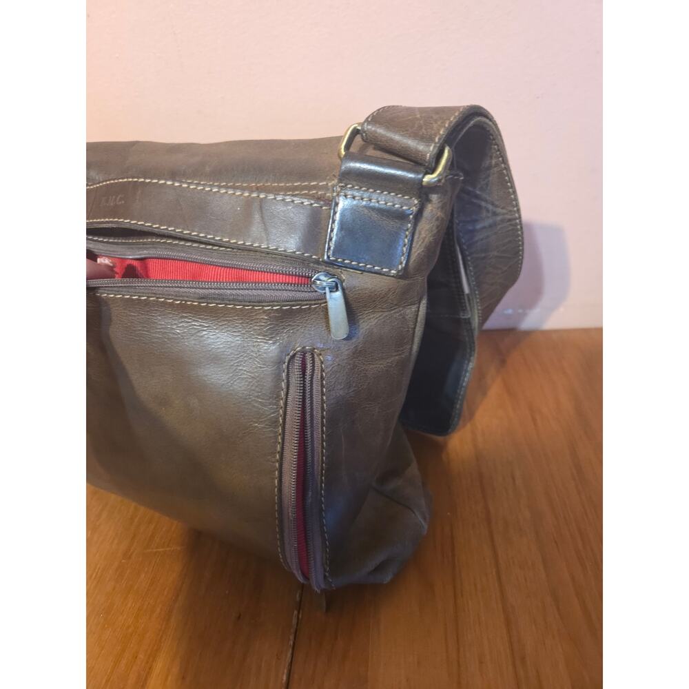 Gianni Conti Italian Leather Crossbody Messenger Laptop Bag Brown - Picture 5 of 11